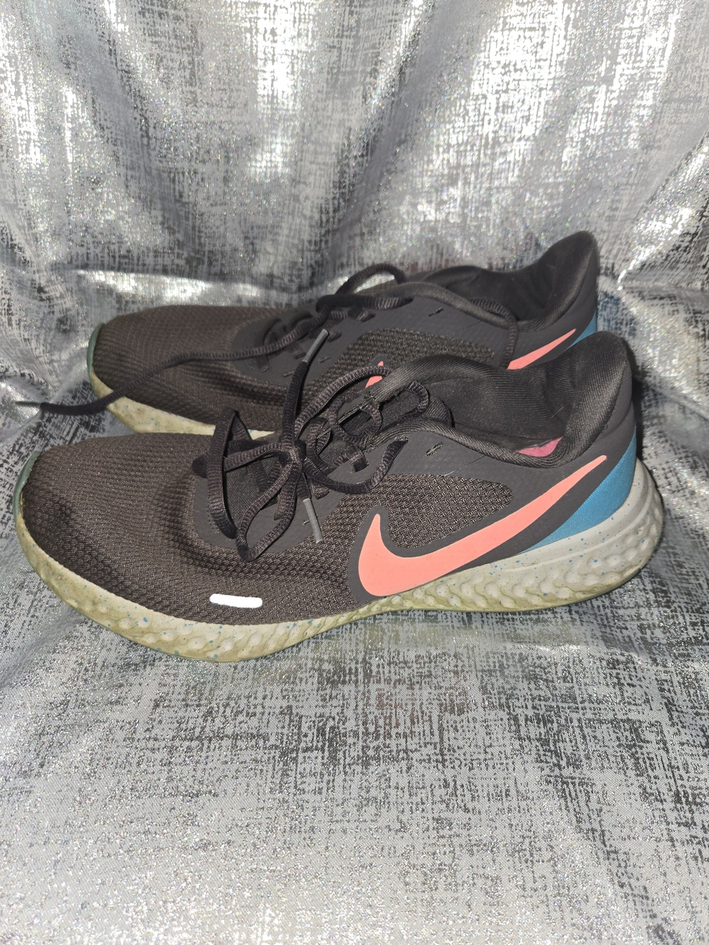 Nike Revolution 5 Women’s Running Shoes – Size 11 (Style CU4830-001)